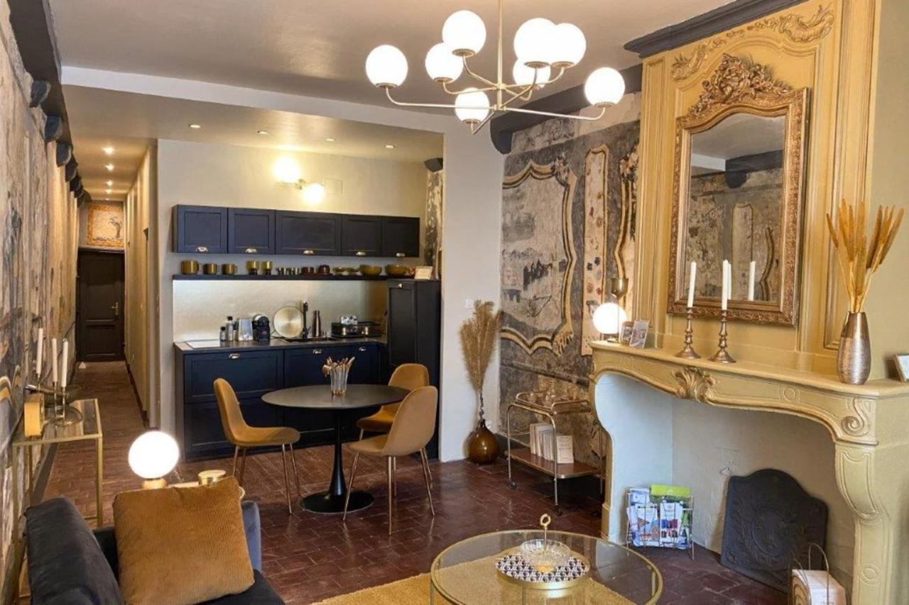 Les Fresques De Leon Apartment Tournus Bagian luar foto