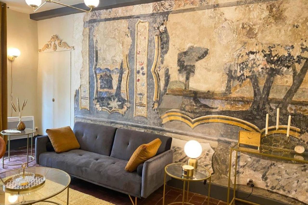 Les Fresques De Leon Apartment Tournus Bagian luar foto